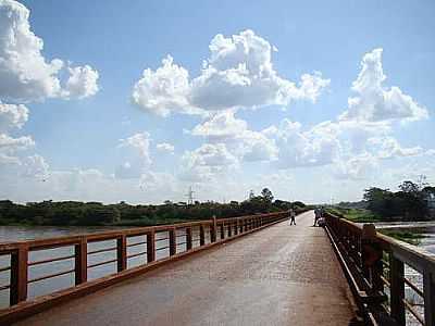 PONTE SOBRE O RIO PARDO POR ALEXANDRE BONACINI  - VIRADOURO - SP