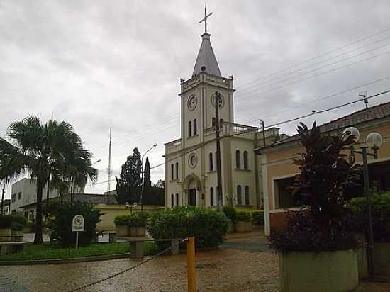 IGREJA MATRIZ-FOTO:LUS PEDRASSOLI FRAN  - VISTA ALEGRE DO ALTO - SP