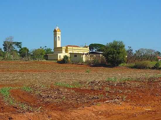 IGREJA DE N.S.DAS VITRIAS-FOTO:JORGE LUIZ LUVIZUTTO  - VITORIANA - SP