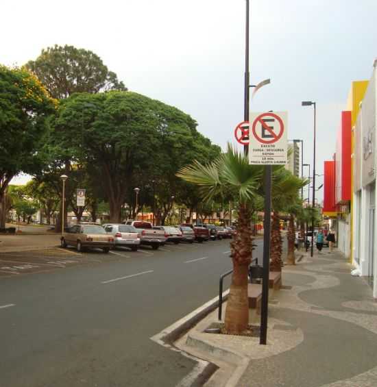 RUA AMAZONAS, POR ANTONIO DE OLIVEIRA - VOTUPORANGA - SP