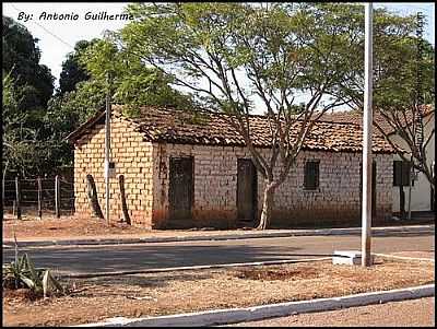 CASA-FOTO:ANTONIOGUILHERME  - ALMAS - TO