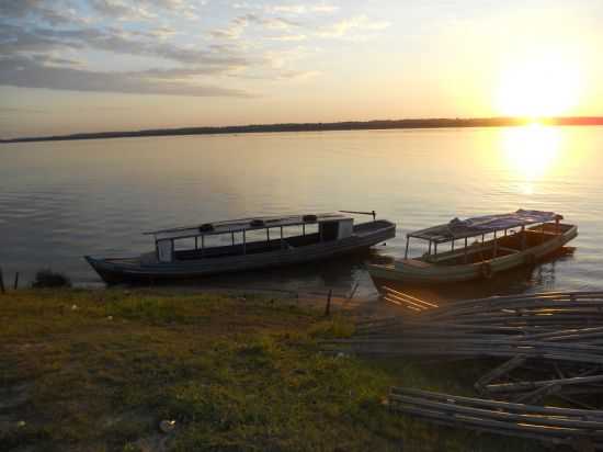 BARCOS APORTADOS - RIO ARAGUAIA - ARAGUATINS - TO., POR LUIDPARREAO@BOL.COM.BR - ARAGUATINS - TO