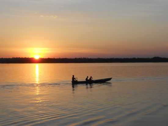 ENTARDECER NO ARAGUAIA - ARAGUATINS - TO., POR LUIZ OTVIO - ARAGUATINS - TO