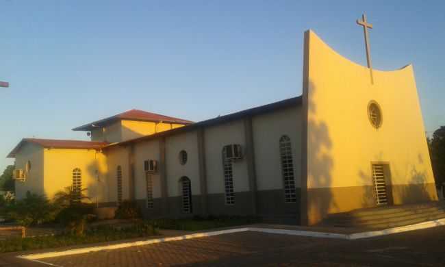 IGREJA MATRIZ SO VICENTE FERRER, POR LUIZ OTAVIO PARREO DE FREITAS - ARAGUATINS - TO