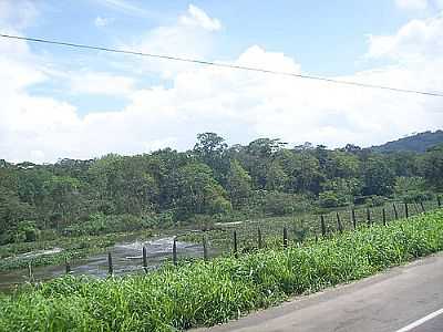 RIO CACHOEIRA EM SALOBRINHO. - SALOBRINHO - BA