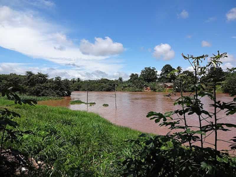 GOIATINS-TO-RIO MANOEL ALVES GRANDE,QUE ABASTECE A CIDADE-FOTO:VIAGEMTURISMOAVENTURA. - GOIATINS - TO