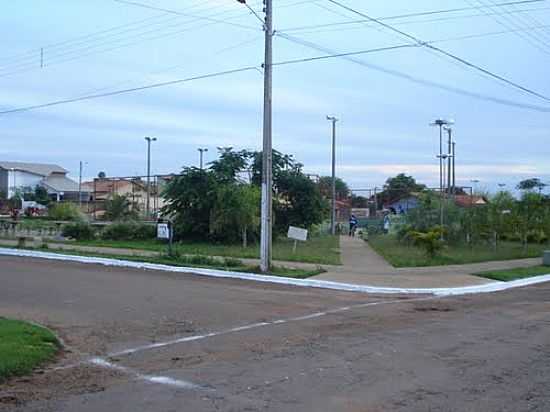 PRAA DA AV.11 DE ABRIL EM GUARA-FOTO:LAUTENIR - GUARA - TO