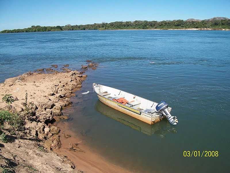 IPUEIRAS-TO-BARCO NO RIO TOCANTINS-FOTO:JOO REEDIJK - IPUEIRAS - TO