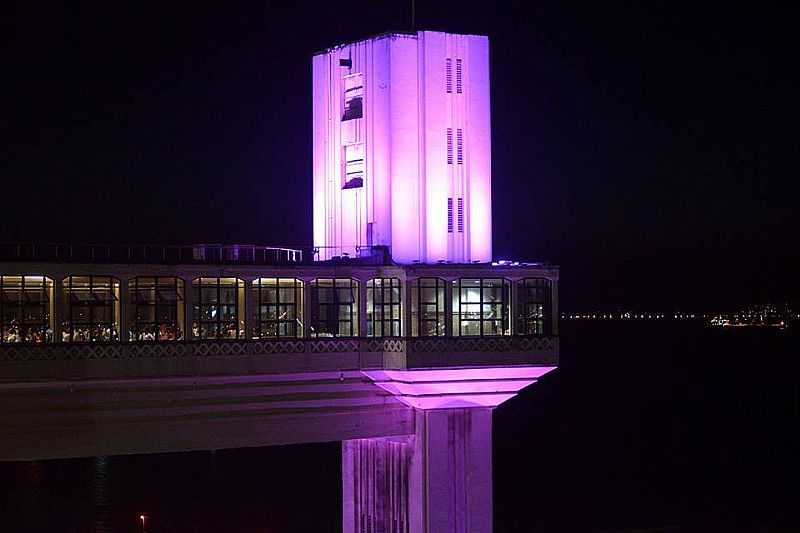 SALVADOR-BA-ELEVADOR LACERDA NO OUTUBRO ROSA - SALVADOR - BA