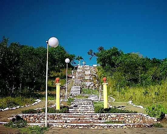 ESCADARIA PARA SERRA DO ESTRONDO EM PARAISO-FOTO:RODRIGO GONCALVES LU - PARASO DO TOCANTINS - TO