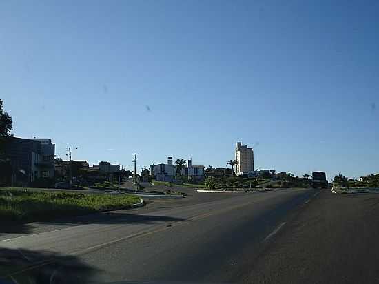 PARAISO DO TOCANTINS-TO-AVENIDA TRANSBRASILIANA-FOTO:MARCOPOLLOM - PARASO DO TOCANTINS - TO