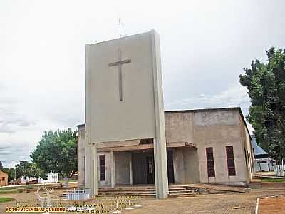 IGREJA MATRIZ DO DIVINO ESPRITO SANTO
POR VICENTE A. QUEIROZ - PEIXE - TO