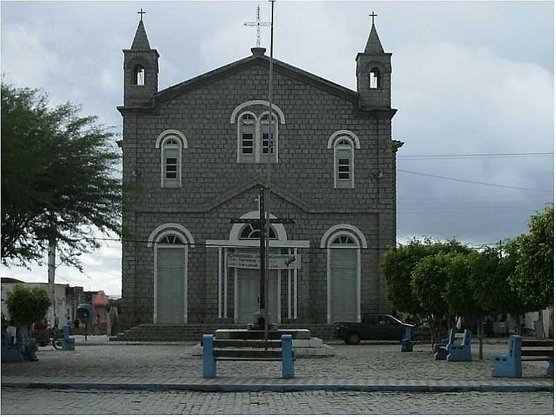 SANTALUZ-BA-IGREJA DE SANTA LUZIA CONSTRUIDA EM GRANITO-FOTO:MARCIO CARNEIRO - SANTALUZ - BA