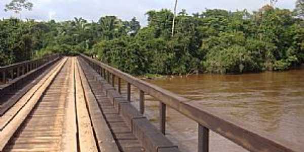 Rondolndia-MT-Ponte sobre o Rio Branco-Foto:Henrique Fortes