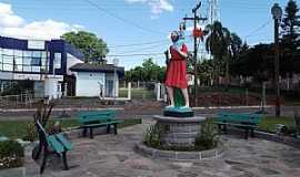 Tio Hugo - Tio Hugo-RS-Praa So Cristvo,padroeiro da cidade-Foto:Fredy Silva