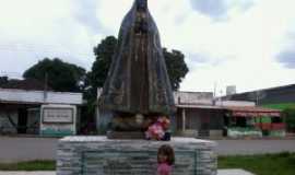 JK - monumento de nossa senhora da aparecida, na entrada do distrito, Por Karla