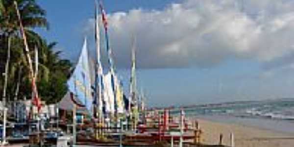 Barcos na praia de Porto de Galinhas-PE-Foto:E. B. Boaventura