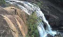 Pocinhos do Rio Verde - Cachoeira em Pocinhos do Rio Verde-Foto:Pedro Negrini