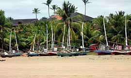 Praia de Flexeiras - Praia de Flexeiras-CE-Jangadas na praia-Foto:heraldomedeiros