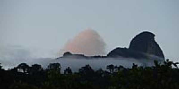 Vista do Pico do Frade em Praia Brava-Foto:Carlos A Machado