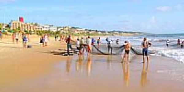 Pesca de arrasto na Praia de Ponta Negra-RN-Foto:canioeddi