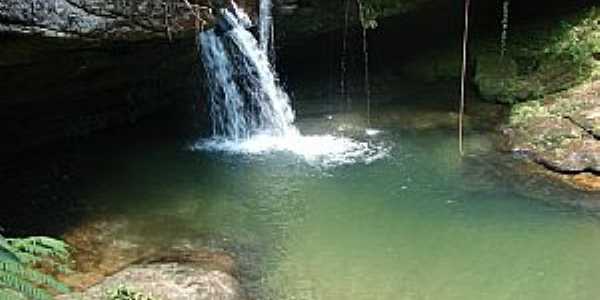 Santo Antnio do Salto-MG-Cachoeira do Sibro-Foto:Nefelibatas Aventuras & Expedies