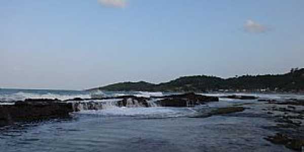 Praia de Gaibu-PE-Formaes rochosas na praia-Foto:Vgn Vagner