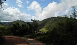 So Roque de Maravilha - So Roque de Maravilha-ES-Estrada em rea rural-Foto:Regina Barcelos