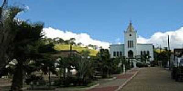 Praa e Igreja de N.Sra.de Ftima em Distrito dos Fernandes-MG-Foto:Eni