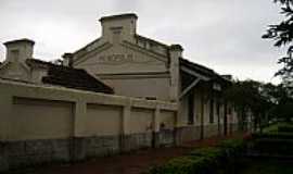 PEIRPOLIS - Peirpolis-MG-Antiga Estao Ferroviria,hoje Museu Paleontolgico-Foto:Altemiro Olinto Cris