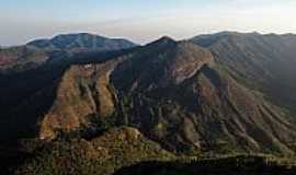 Araras - Araras-RJ-Pedra da ndia vista do Mirante do Cuca em Araras,Municpio de Petrpolis-Foto:Thiago Haussig