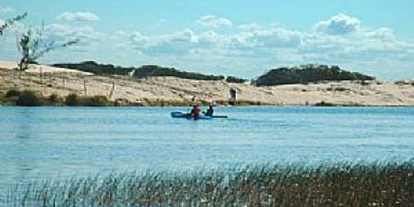 Praia de Pitangui-RN-Lagoa de Pitangui-Foto:www.brasilrn.com 