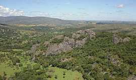 Vila do Tabuleiro - Vila do Tabuleiro-MG-Regio da Cachoeira do Tabuleiro-Foto:dicionariodascachoeirasmg.