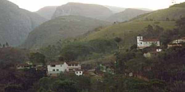 Vila do Tabuleiro-MG-Vista do pequeno vilarejo-Foto:Ramon Lamar