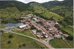 Cidade de Serra Preta. Ao fundo, a serra do Taquar�, Por Mario Angelo Santos Barreto