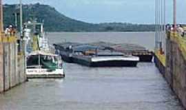 Sobradinho - Eclusa embarcaes que navegam nesse trecho do Rio S. Francisco.