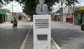 Major Isidoro - Busto em homenagem ao Patriarca da cidade de Major Isidoro-Foto:Sergio Falcetti