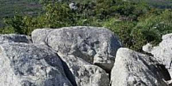 Valente-BA-Pedras no alto da Serra do Pintado-Foto:Jorge LN