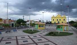 Alto Santo - Alto Santo-CE-Praça e Igreja Matriz-Foto:Italo morais