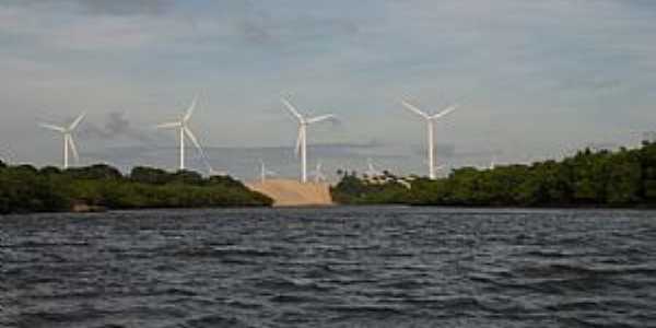 Amontada-CE-Rio Aracatiau e o Parque elico-Foto:meucadernodeviagem.