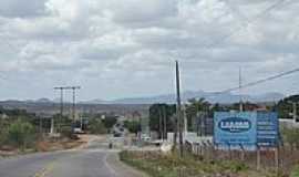 Aracoiaba - Avenida de entrada da cidade de Aracoiaba-CE-Foto:andre pimentel