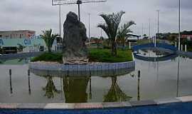 Minador do Negro - gua Azul do Norte-PA-Monumento na praa central-Foto:Jandevnia Melo