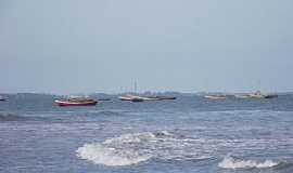 Bitupitá - Bitupitá-CE-Barcos na Praia de Bitupitá-Foto:Reginaldo Teixeira Gomes