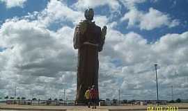 Canind - Canind-CE-Esttua de So Francisco das Chagas-Foto:Josue Marinho