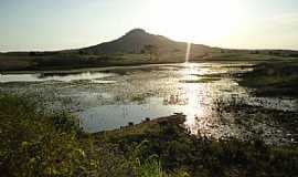 Caris - Caris-CE-Represa do Muqum e a Serra de Caris-Foto:Ncolas Edu