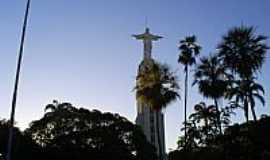 Crato - Crato-CE-Esttua de Cristo na Praa Francisco de S-Foto:professor_pepe