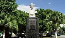 Po de Acar - Busto de Brulio Cavalcanti em Po de Aucar-Foto:Sergio Falcetti