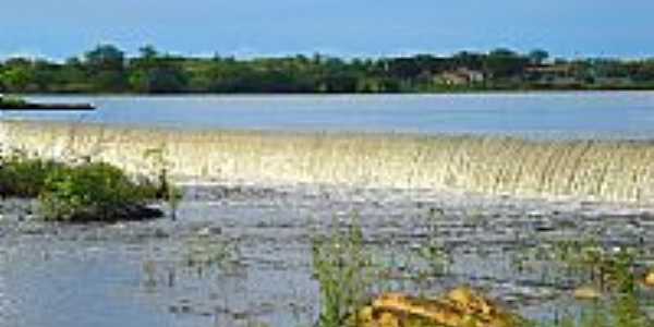 Sangria da Barragem do Rio Cupim em Independncia, por Pacelli.