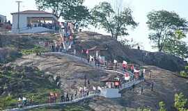 Ipaumirim - Ipaumirim-CE-Escadaria da Pedra de So Sebastio para a Capela do Santo-Foto:Padre Ranilson Belm