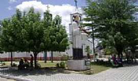 Irauuba - Praa da Igreja Matriz